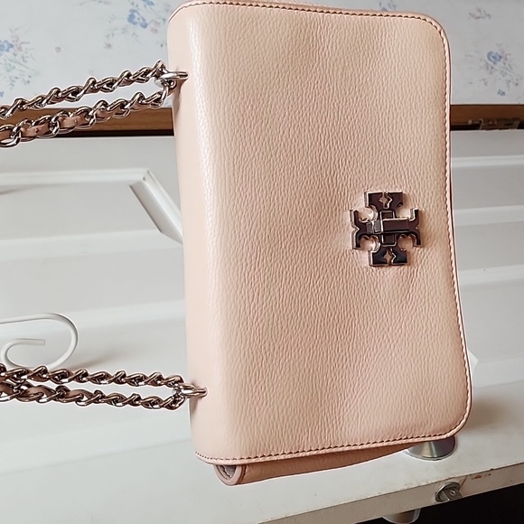 Tory Burch Handbags - Tory Burch crossbody or shoulder bag